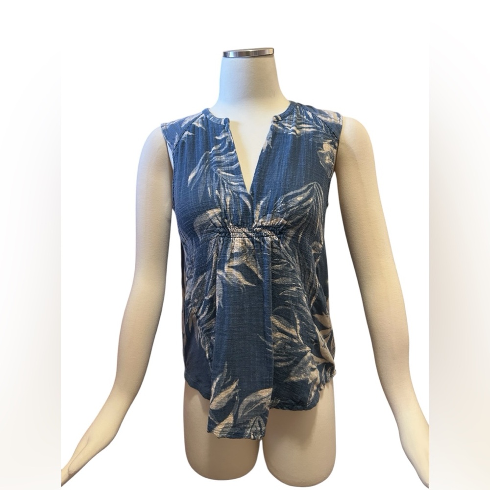 Lucky brand v neck top